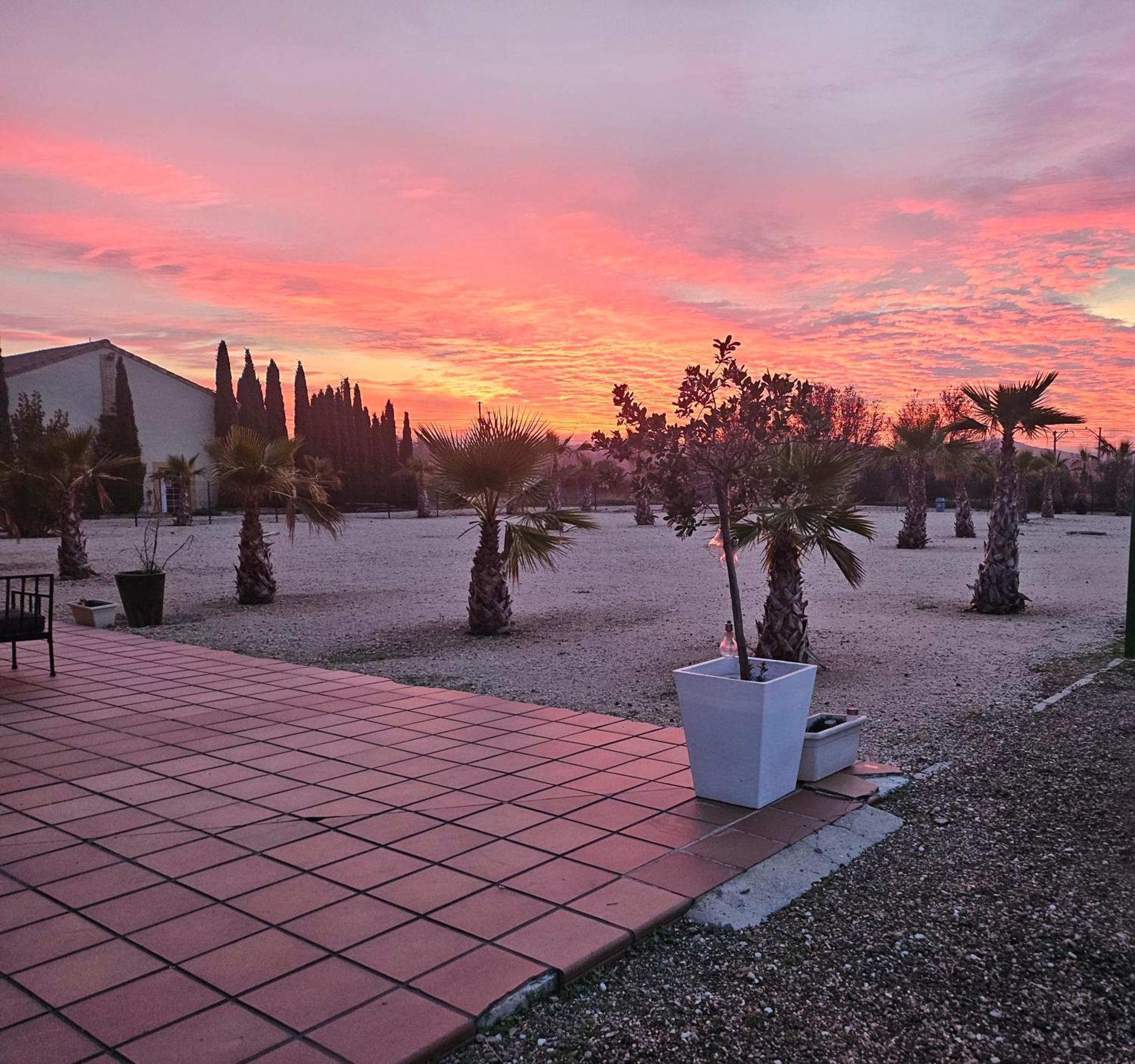 Hotel Villa Marcilla Zewnętrze zdjęcie