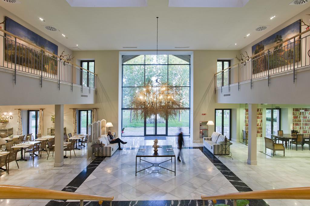 Hotel Villa Marcilla Zewnętrze zdjęcie