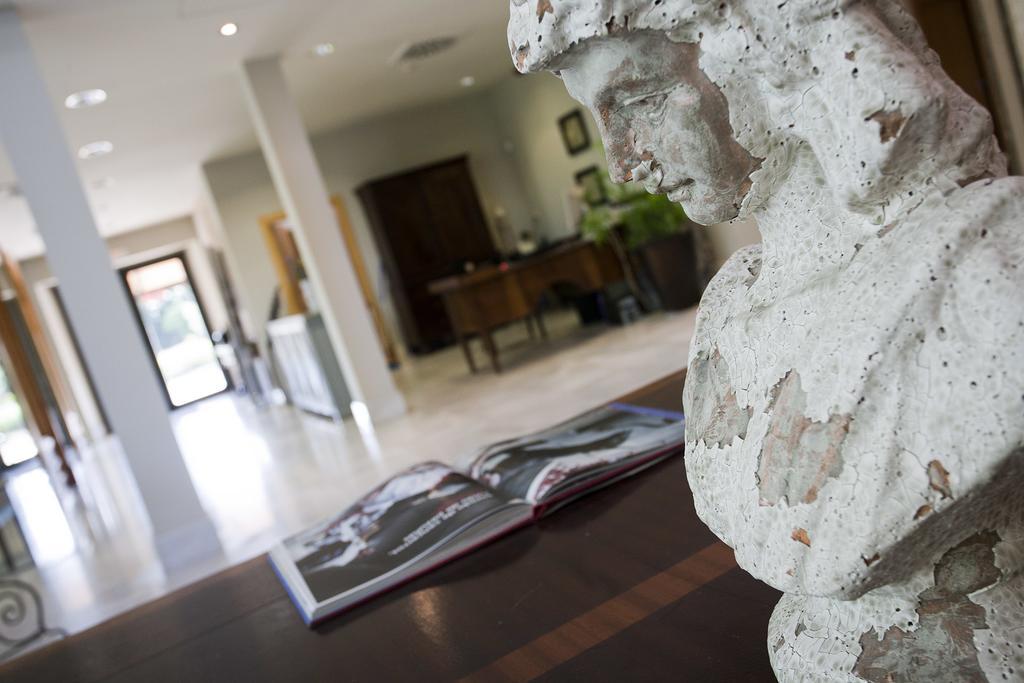 Hotel Villa Marcilla Zewnętrze zdjęcie