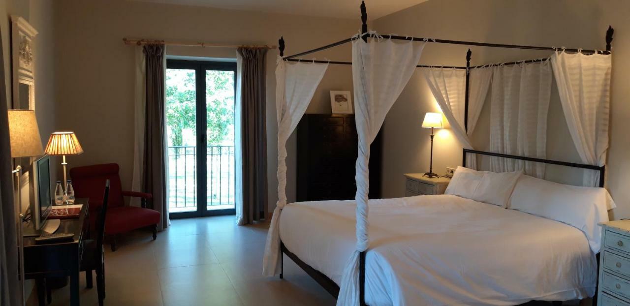 Hotel Villa Marcilla Zewnętrze zdjęcie