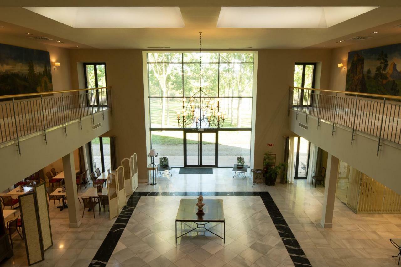 Hotel Villa Marcilla Zewnętrze zdjęcie