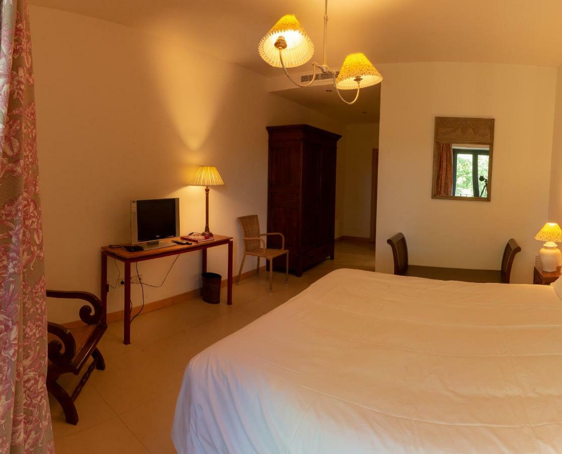 Hotel Villa Marcilla Zewnętrze zdjęcie